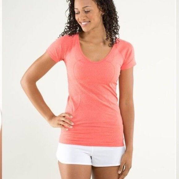Lululemon Size 4 Swifty Tech Short Sleeve Top V Neck Love Red - Picture 1 of 5